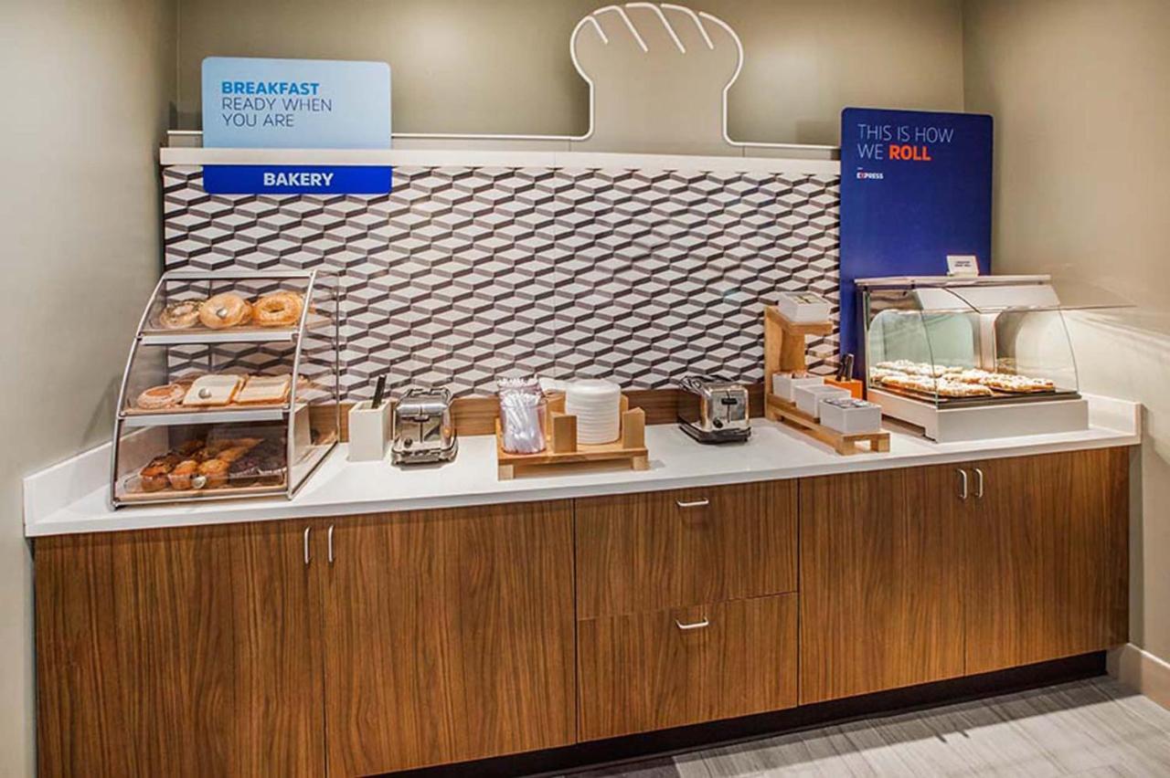 Holiday Inn Express & Suites Columbia-I-26 @ Harbison Blvd By Ihg 外观 照片