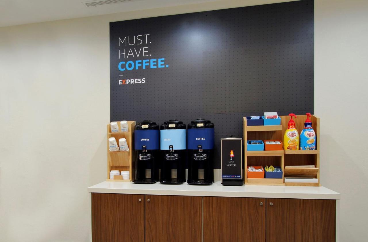 Holiday Inn Express & Suites Columbia-I-26 @ Harbison Blvd By Ihg 外观 照片